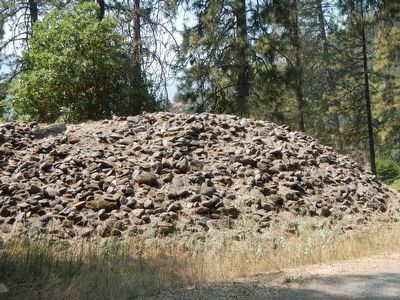 Boulder Piles in Sara Totten Campground. Click for full size. Boulder Piles in Sara Totten Campground image. Click for full size.