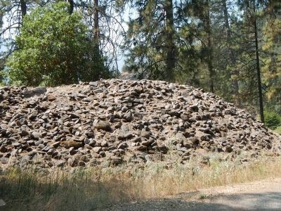 Boulder Piles in Sara Totten Campground image. Click for full size.