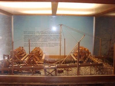 Model of a lifting derrick, image. Click for full size.