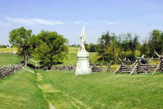 132nd Pennsylvania Volunteer Infantry Monument<br>and Bloody Lane, Looking West. Click for full size. 132nd Pennsylvania Volunteer Infantry Monument<br>and Bloody Lane, Looking West image. Click for full size.