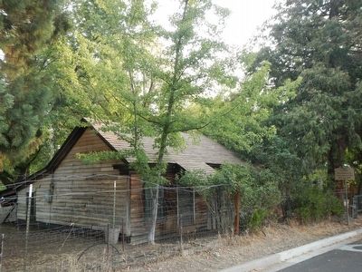 First Log House in Yreka image. Click for full size.