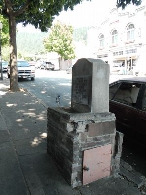 Dunsmuir World War Memorial Marker. Click for full size. Dunsmuir World War Memorial Marker image. Click for full size.