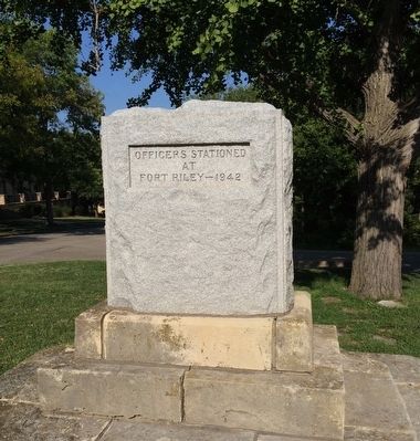 Rear of monument.. Click for full size. Rear of monument. image. Click for full size.