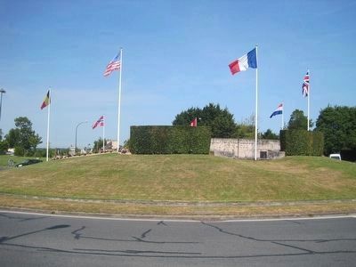 Mmorial de l'arrive du gnral de Gaulle  Bayeux Marker image. Click for full size.