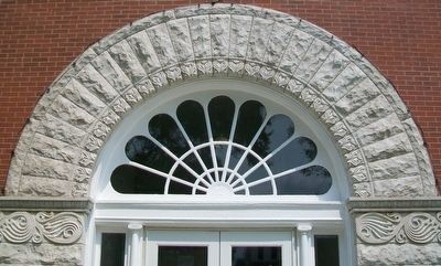 Anderson County Courthouse Entrance Arch Detail image. Click for full size.