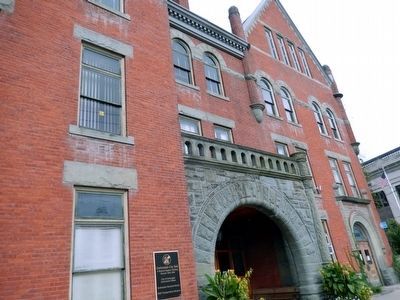 Carbondale City Hall image. Click for full size.