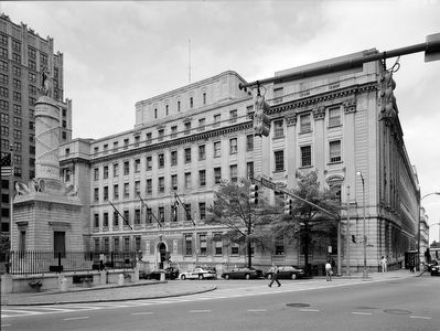 Monument Square & the 1932 Post Office. Click for full size. Monument Square & the 1932 Post Office image. Click for full size.