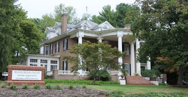 The Mabel Lee Walton House, Headquarters of Sigma Sigma Sigma image. Click for full size.