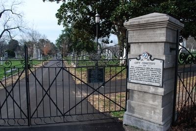 Nashville City Cemetery Entrance image. Click for full size.