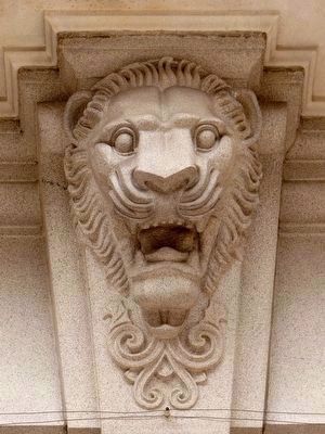 Angry Lion image. Click for full size.