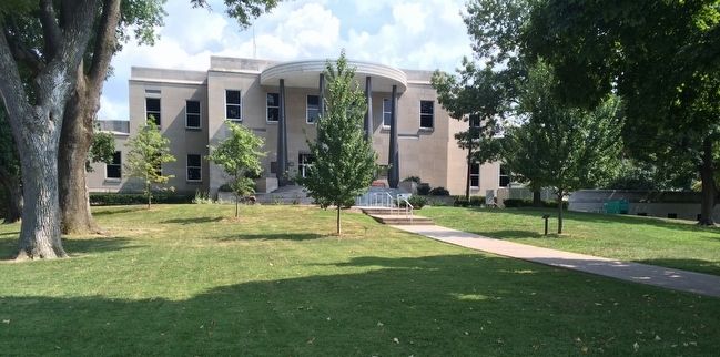 Henderson County Courthouse image. Click for full size.