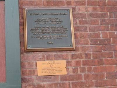 Delaware & Hudson Canal plaque image. Click for full size.