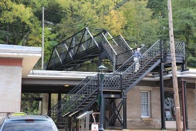 Street View of the Sears Hill Bridge image. Click for full size.
