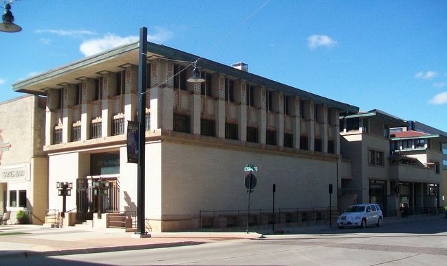 Park Inn Hotel and City National Bank. Click for full size. Park Inn Hotel and City National Bank image. Click for full size.