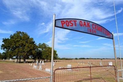 Post Oak Cemetery Entrance image. Click for full size.