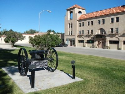 The other Civil War Cannon located in front of the Parco Inn image. Click for full size.