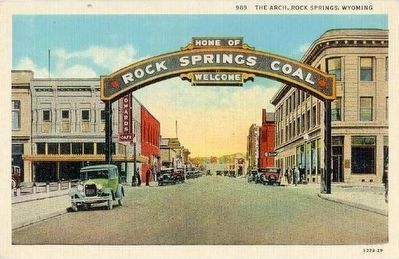 <i>The Arch, Rock Springs, Wyoming</i> image. Click for full size.