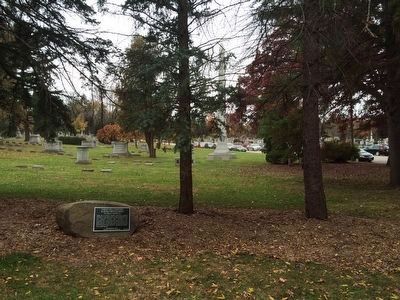 Forest Hill Cemetery & Effigy Mound Group Marker. Click for full size. Forest Hill Cemetery & Effigy Mound Group Marker image. Click for full size.