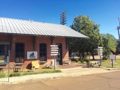 Tracks restaurant near marker. image. Click for full size.