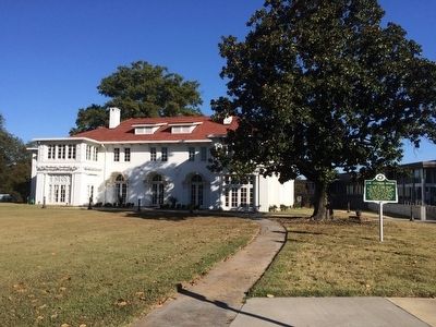 J.W. Cutrer House image. Click for full size.