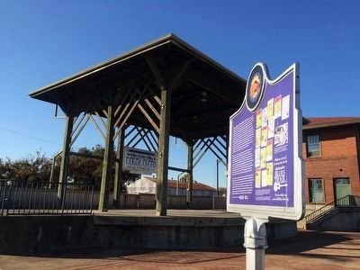 Festival stage and the marker and Delta Blues Museum in background. image. Click for full size.