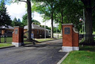 Woodlawn National Cemetery<br>Davis Street Entrance and Supervisor's Lodge image. Click for full size.
