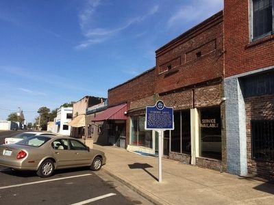Looking north on North Main Street.. Click for full size. Looking north on North Main Street. image. Click for full size.