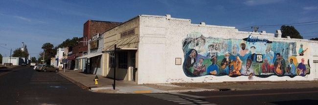 Highway 61 Blues mural near marker (on left). image. Click for full size.