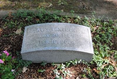 Jervis Langdon, Jr. Tombstone<br>Jan. 28, 1905<br>Feb. 16, 2004 image. Click for full size.
