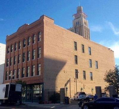 217 W. Capitol building (plaque is on extreme left behind truck) image. Click for full size.