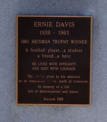 Ernie Davis Marker image. Click for full size.