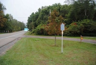 This Ridge Marker<br>Looking South Along Lowman Crossover image. Click for full size.