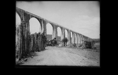 A portion of the aqueduct built by Juan Antonio de Urrutia y Arana image. Click for full size.