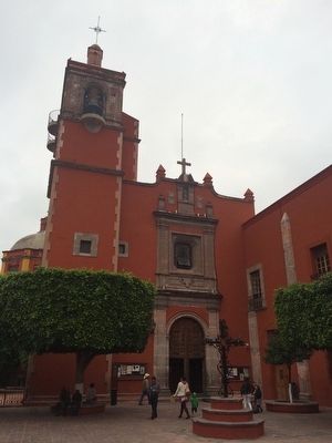 Del Carmen Temple and Convent and the previous marker image. Click for full size.