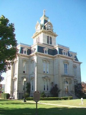Davis County Courthouse and Marker image. Click for full size.