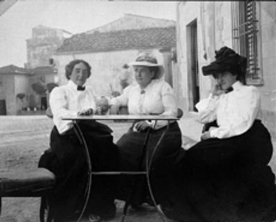 Claribel Cone, Gertrude Stein and Etta Cone 1903 image. Click for full size.