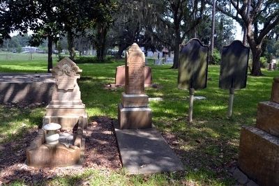 Graves and Headstones of the Perrys. Click for full size. Graves and Headstones of the Perrys image. Click for full size.