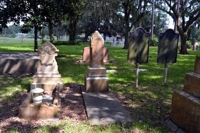 Graves and Headstones of the Perrys image. Click for full size.