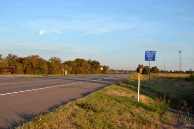View to Northwest Along US 190 image. Click for full size.