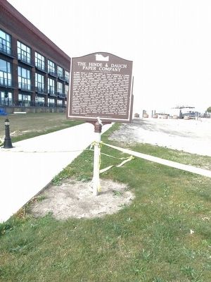 The Hinde & Dauch Paper Company Marker image. Click for full size.