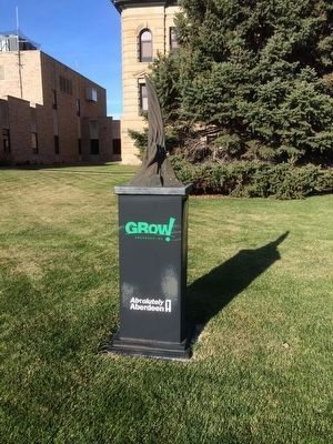 GROW! Aberdeen, SD - Absolutely! Aberdeen Statue image. Click for full size.