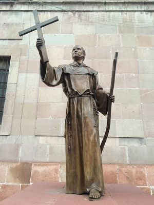 Saint Jun�pero Serra statue image. Click for full size.