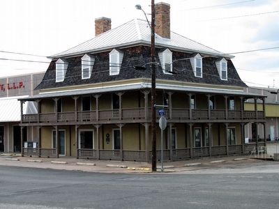Old Southern Hotel Building with Marker image. Click for full size.