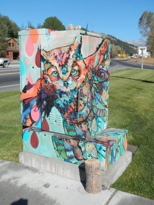 An Attractively Painted Utility Box near the Marker image. Click for full size.