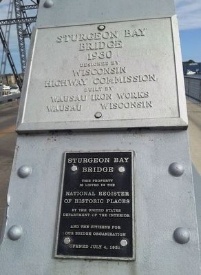 Sturgeon Bay Bridge Markers image. Click for full size.