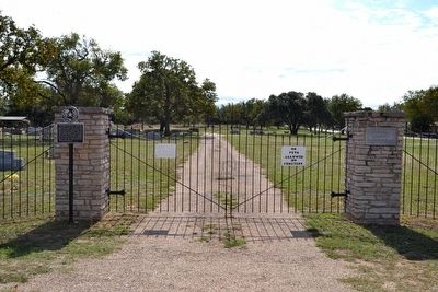 Main Entrance to Stonewall Community Cemetery image. Click for full size.