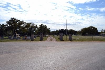 Stonewall Community Cemetery image. Click for full size.