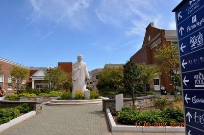Noah Webster Statue image. Click for full size.