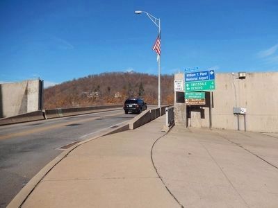 Entrance to cross the Veterans Bridge image. Click for full size.