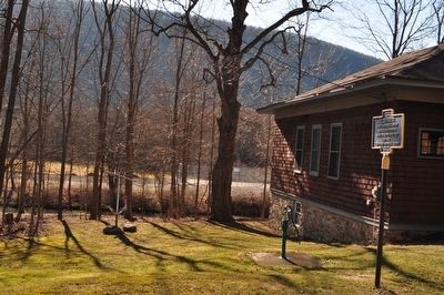 Glen Haven Marker in situ image. Click for full size.